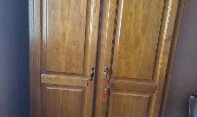 Mobilier armoire penderie 2 portes chêne massif