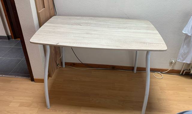 Mobilier table en bois