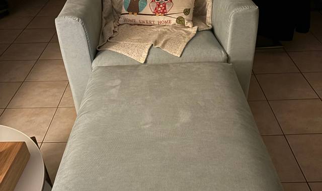 Mobilier ensemble  2 grands fauteuils + coffre repose-pieds