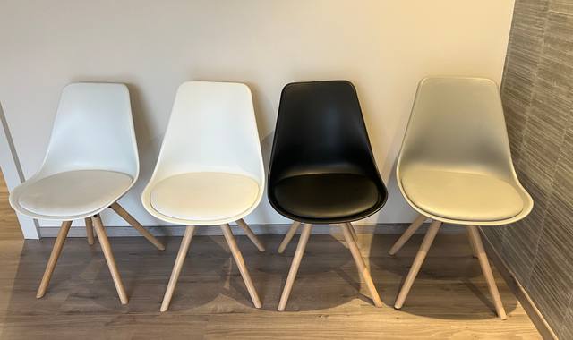 Mobilier 4 chaises
