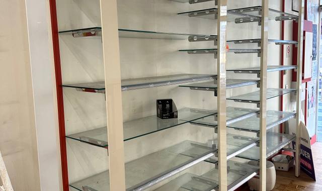 Mobilier présentoirs de magasin