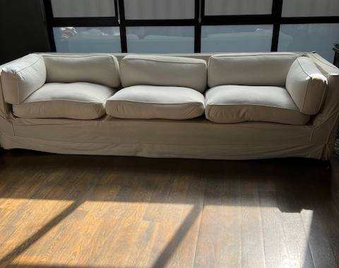 Mobilier canape de designer a recuperer en urgence