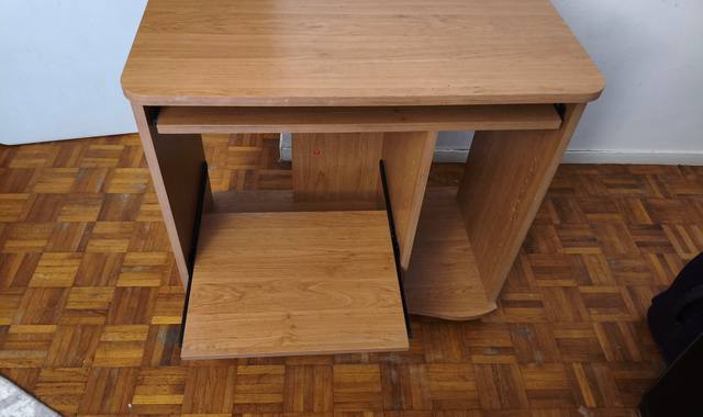 Mobilier bureau en bois avec tablette coulissante