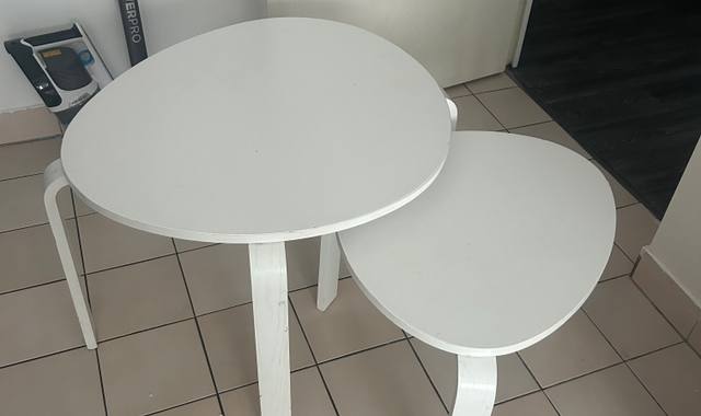 Mobilier tables gigognes blanche IKEA