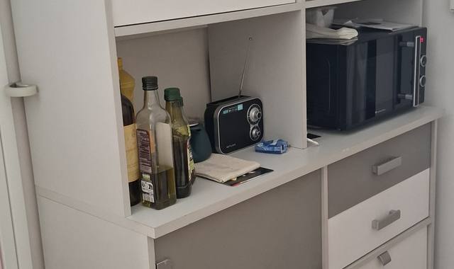 Mobilier un meuble de cuisine des années 2000.