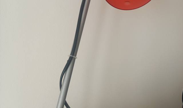 Mobilier lampe rouge de bureau