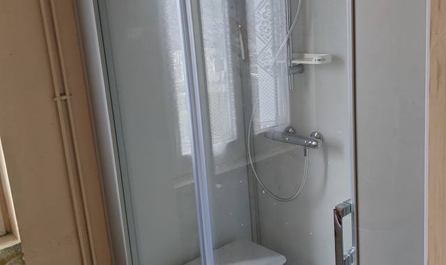 Mobilier douche avec siège 75 x 116cm