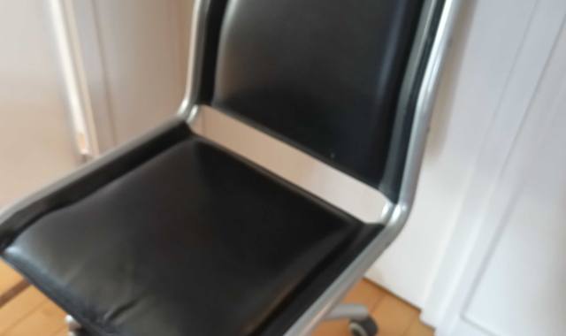 Mobilier chaise roulante à donner