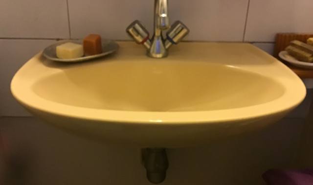 Mobilier lave mains bon etat