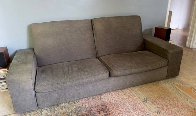 Mobilier Grand canapé 3 places IKEA (collection KIVIK) – Bon état