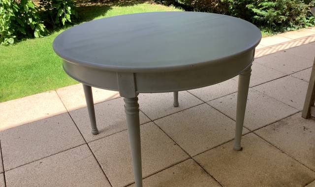 Mobilier table merisier massif repeinte couleur gris clair diamètre 1m 10 plus rallonges