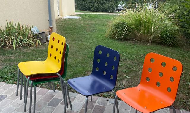 Mobilier chaises bon etat