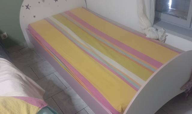 Mobilier lit petite fille
