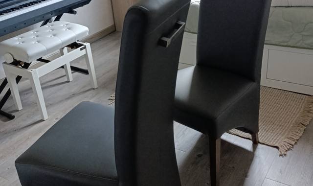 Mobilier chaises x 2
