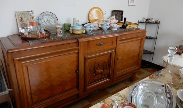 Mobilier buffet bas de salle à manger