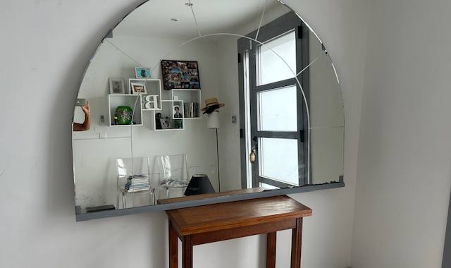 Mobilier grand miroir demi-cercle