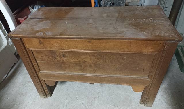 Mobilier coffre en chene