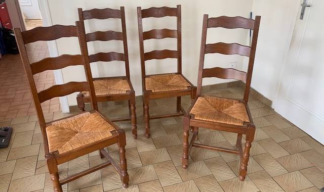 Mobilier 4 chaises en bois