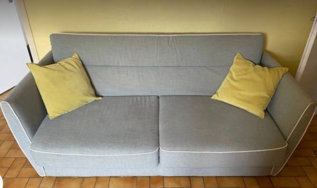 Mobilier canapé convertible gris