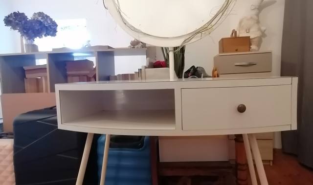 Mobilier coiffeuse