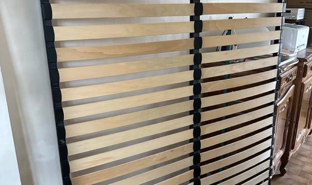 Mobilier un sommier 140x190 démontable