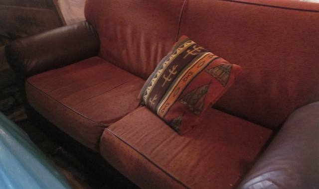 Mobilier canapé convertible 2 personnes , 2 matelas et sommiers