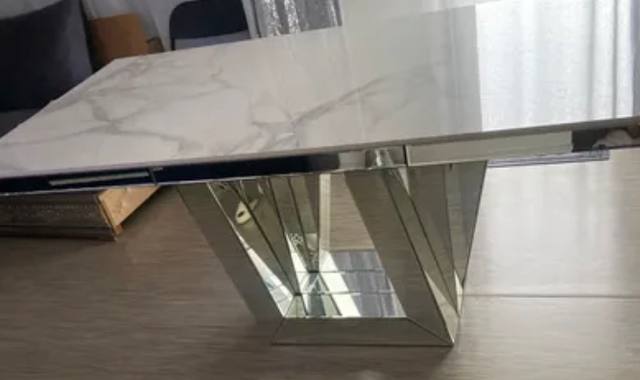 Mobilier table de salle à manger miroir