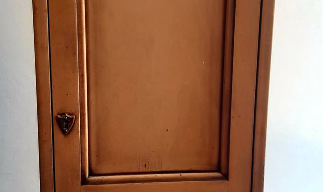 Mobilier Range-Cds (petite commode).