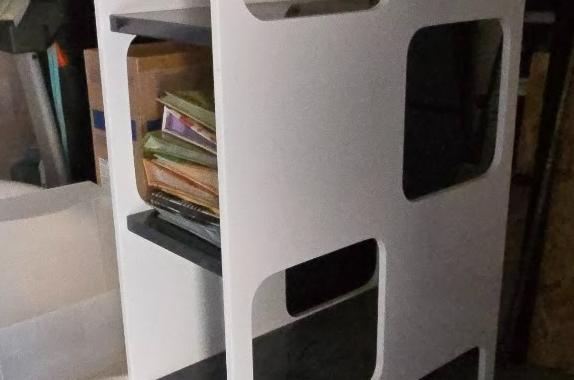 Mobilier bibliothèque laqué noir et blanche bon état général