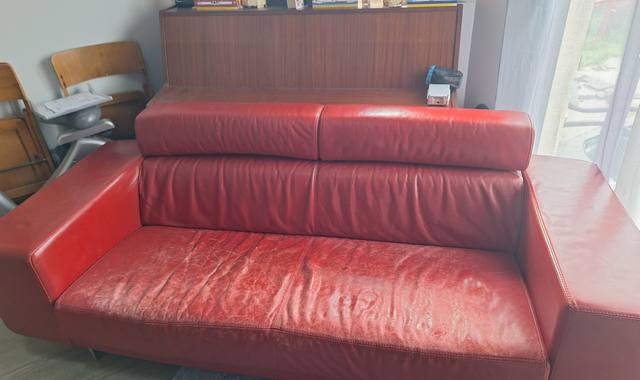 Mobilier canapé cuir rouge