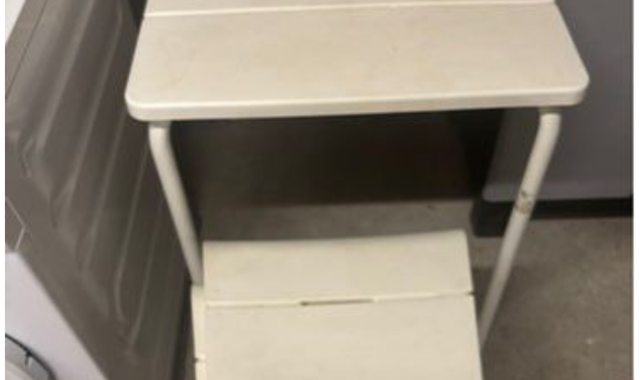 Mobilier table