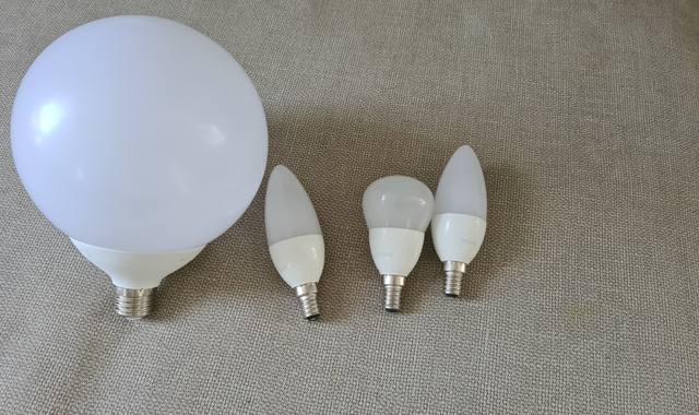 Mobilier lot de 4 ampoules