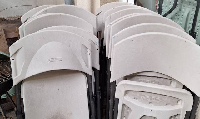 Mobilier 20 chaises pliantes
