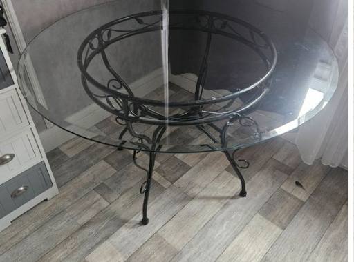 Mobilier table ronde en verre