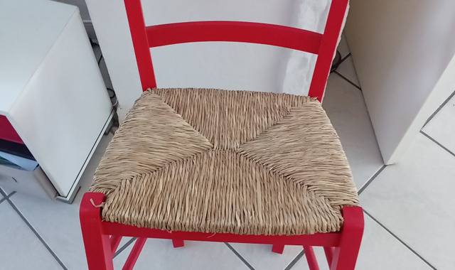 Mobilier 2 chaises rouges