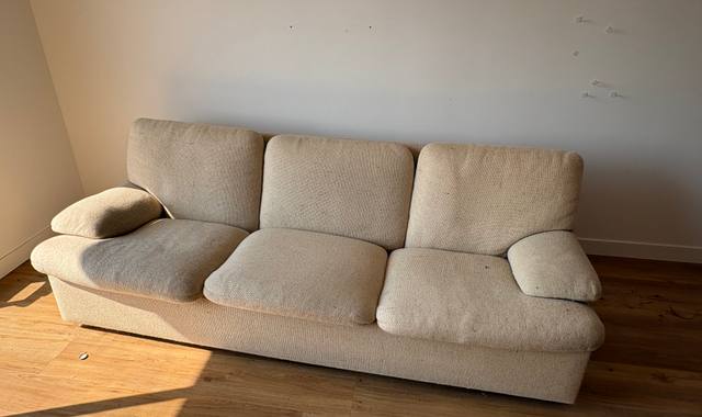 Mobilier canapé convertible offert — solide et vintage, à Bagneux (92)