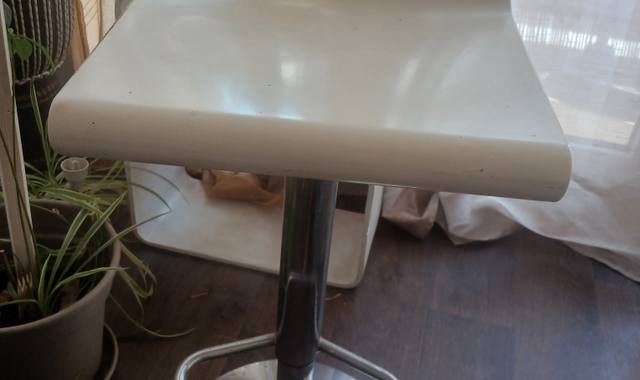 Mobilier 3 chaises de bar blanches