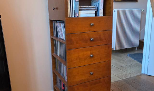 Mobilier colonne - étagère pour CD