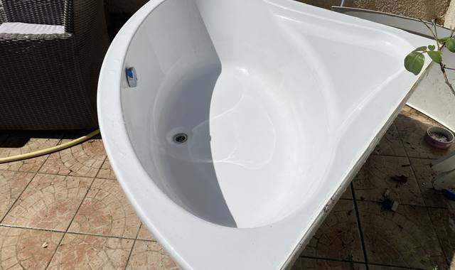 Mobilier baignoire d'angle