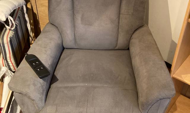 Mobilier fauteuil electrique