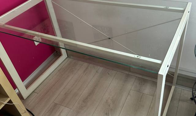 Mobilier bureau blanc et verre plus desserte imprimante