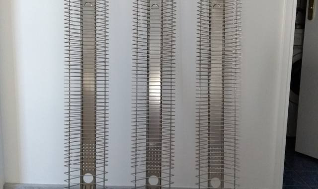 Mobilier trois colonnes CD à poser ou accrocher