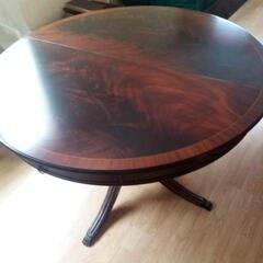 Mobilier table ronde extension ovale
