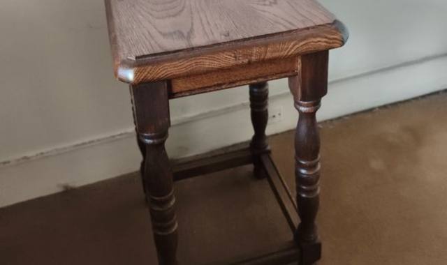 Mobilier gueridon en bois - excellent état
