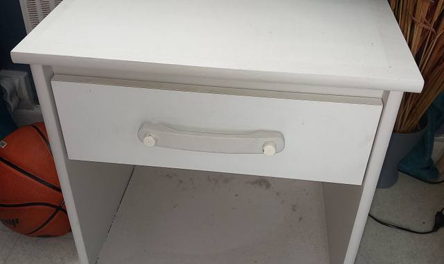 Mobilier 1 Table de chevet