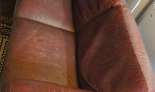 Mobilier 2  canapé cuir (3 places +2 places)