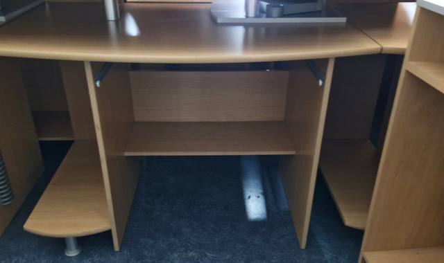 Mobilier 30 bureaux multimédia