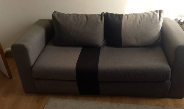 Mobilier je donne un petit canape de deux places