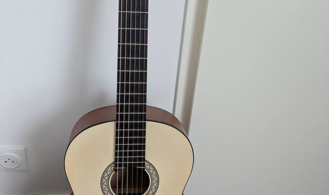Musique, CD, Vinyle guitare acoustique Yamaha C40MII