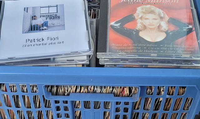 Musique, CD, Vinyle donne, plusieurs 45 tours  33 tours et divers cd